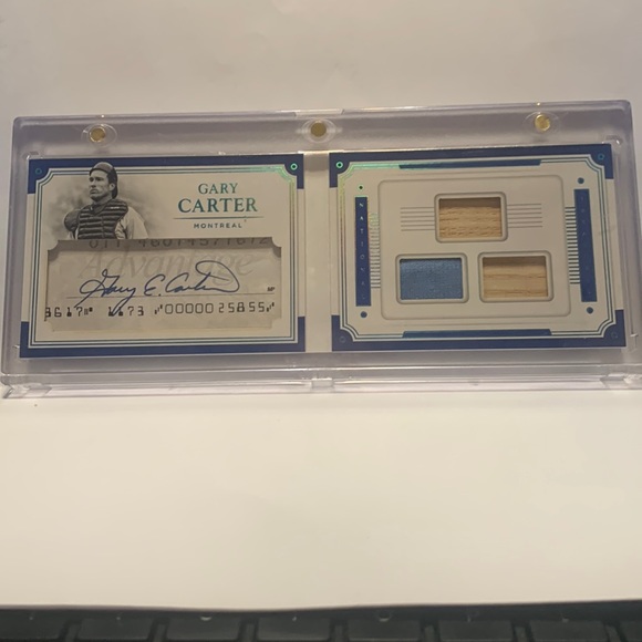 2017 Panini Legends Gary Carter MontrealSigned and Swatches  13/25 (MISC6) - Picture 1 of 3